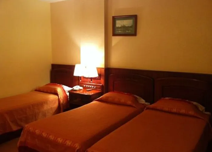 Hotel River 4*