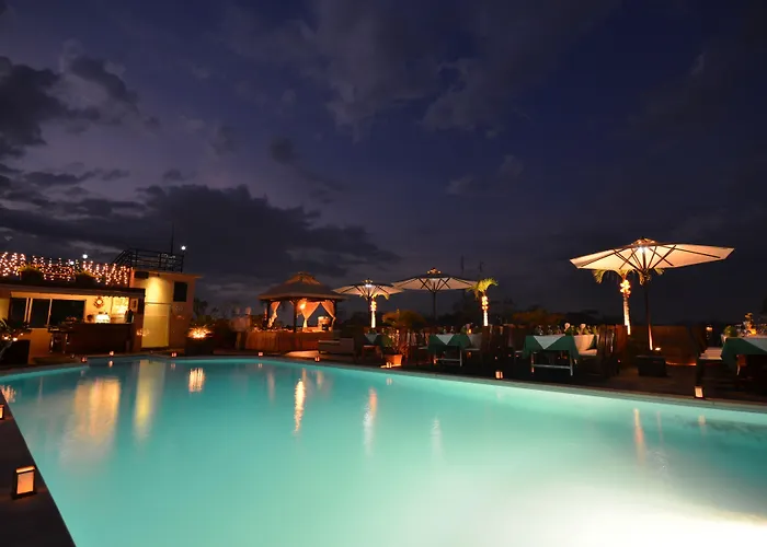 Hotel River 4*