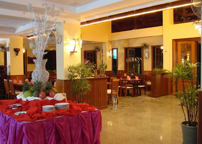 Hotel River 4*
