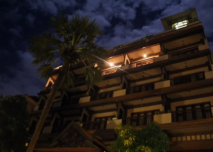 River Hotel