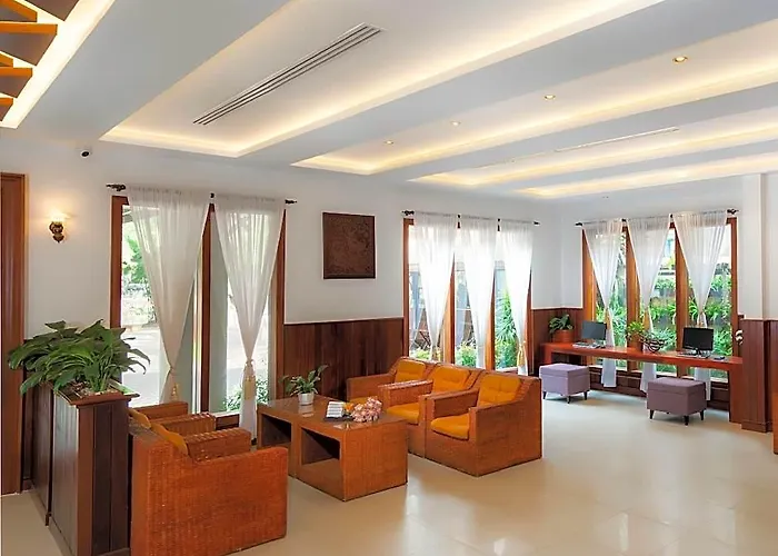 Hotel River 4*