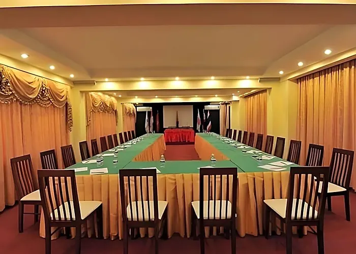 River Hotel 4*