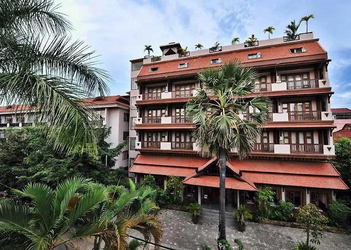 River Hotel 4*