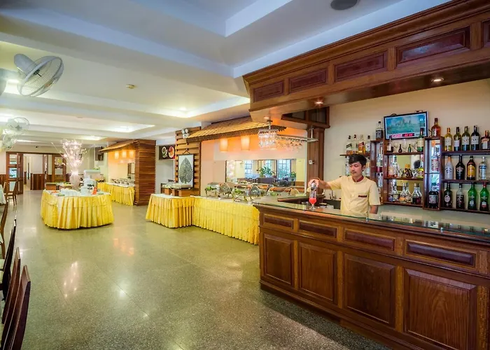 River Hotel 4*